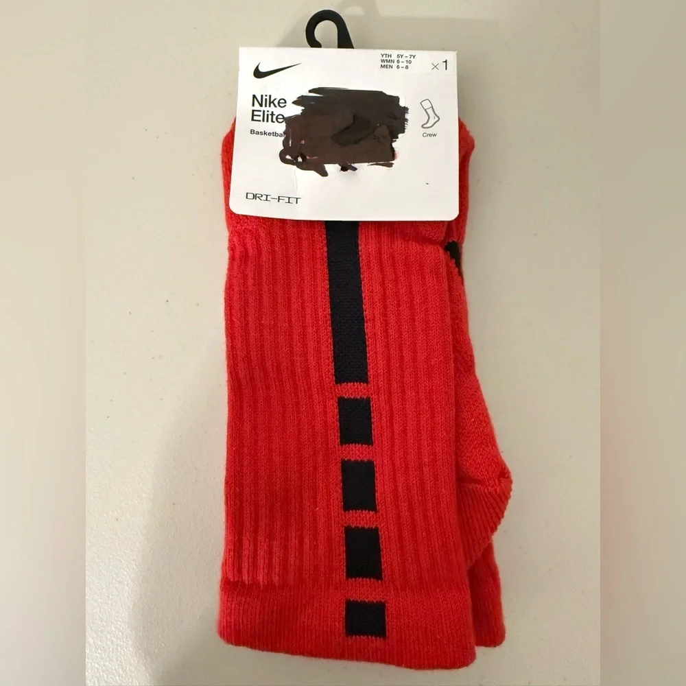 Nike Red and Black Athletic Crew Socks Y-5y-7y.  W- 6-10.  Men 6-8